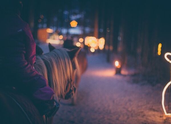Avvento in Valle Aurina nella Foresta Incantata alla scoperta della cascata illuminata e dell’esposizione di presepi più grande d’Europa.