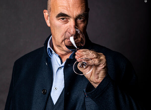 Helmuth Köcher firma la rubrica dedicata alle eccellenze vitivinicole del mensile “I Piaceri del Gusto” in edicola domani 22 settembre 