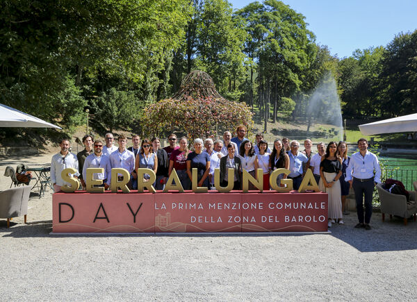 L’emozione nel presente senza rinunciare alla promessa del futuro: al Serralunga Day l’annata 2023.