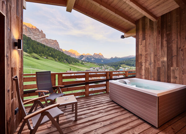 Autunno in due nell’intimità del Dolomiti Wellness Hotel Fanes: esperienze di coppia in Alta Badia.