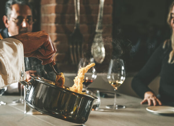 12 creazioni “one bite” e lo spettacolo della cucina dal vivo: nasce lo Chef’s Table di Adagio.