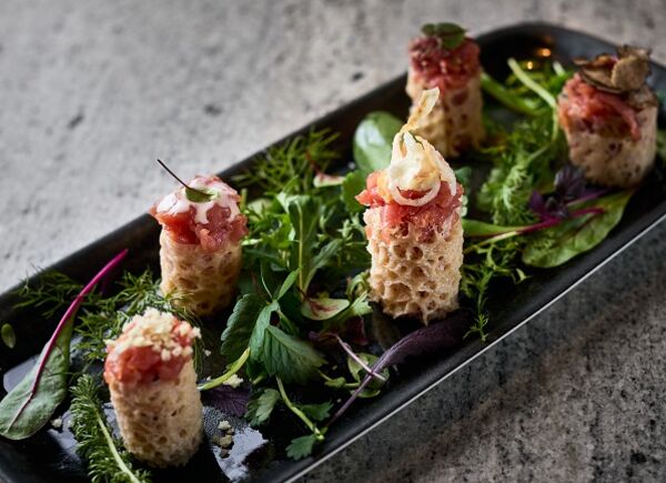 Ad AMA Stay, nel cuore della Valle di Marebbe, lo chef Marco De Benedictis propone la sua idea di estate.