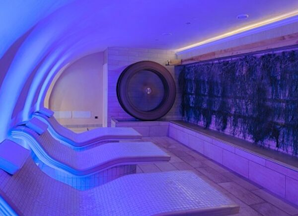 Spa salina e wellness rigenerante all’Alpenpalace Luxury Hideaway & Spa Retreat in Valle Aurina.