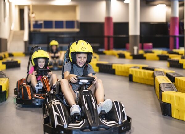 Divertimento assicurato anche in inverno per i piccoli ospiti del Quellenhof Luxury Resort Passeier tra giochi interrativi, nuova pista go-kart e mondo acquatico