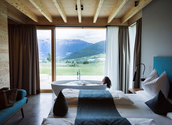 Il lusso del silenzio a contatto con la natura negli chalet Hortus dell’hotel Garberhof, un’oasi di benessere in Alta Val Venosta
