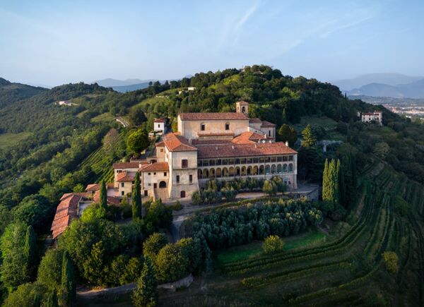 "La cultura del vino e l’identità dei territori: l’opera delle abbazie" il 4 ottobre in Franciacorta.