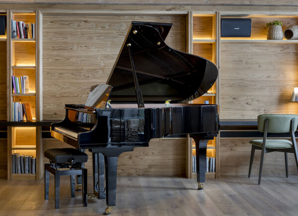 Arte, musica e benessere ai piedi del Catinaccio: Cyprianerhof Dolomit Resort apre il Culture Lounge.