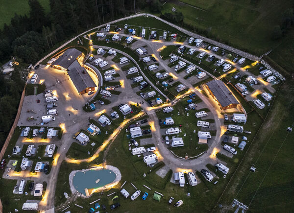 Il nuovo Natur Camping Lärchwiese nell’area vacanze sci & malghe Rio Pusteria: soggiorno all’insegna dei migliori standard di comfort.