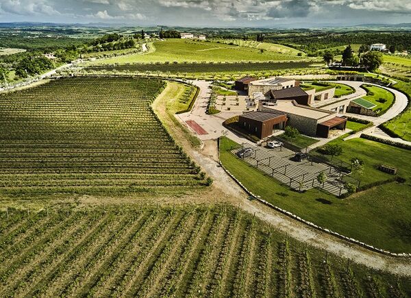 Vallepicciola, radici nel territorio del Chianti Classico e gioiello di modernità.
