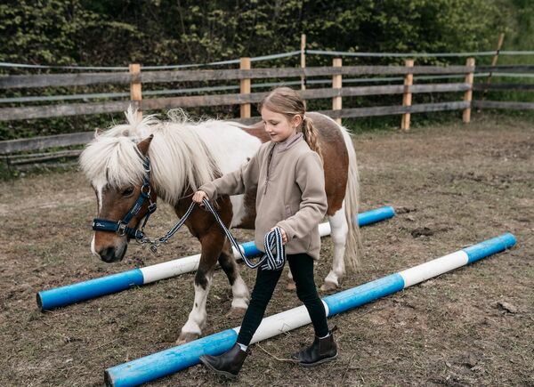 Estate a cavallo in Alto Adige: l’hotel 5* Familiamus inaugura il nuovo maneggio Equidolomites.