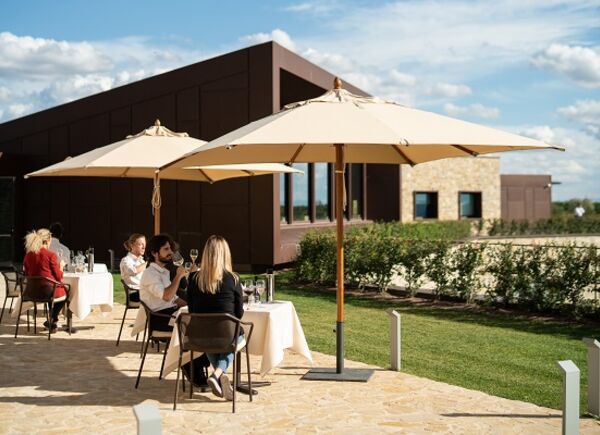 Vallepicciola celebra il Solstizio d’estate il 21 giugno con una cena sotto le stelle e un astronomo per vedere l’allineamento dei pianeti.