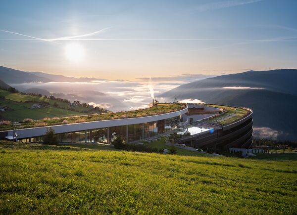 Pasqua in famiglia sulle Dolomiti: un’esperienza tra magia, gioco e tradizione all’hotel 5* Familiamus.