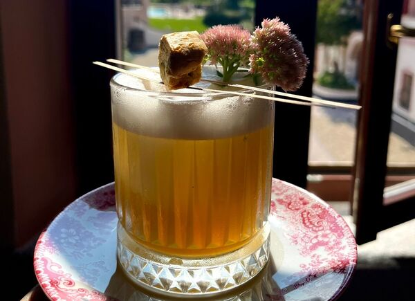 Estate al Relais Almaranto: mixology di Rachele Bottino, street food locale al ristorante bistro Anima e live music.