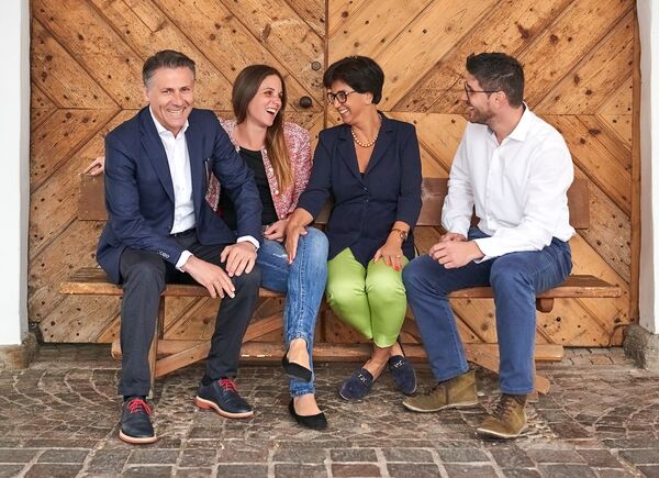 Castelfeder celebra i 30 anni di produzione di Burgum Novum e presenta Kreuzweg il nuovo Chardonnay “Family Reserve”.