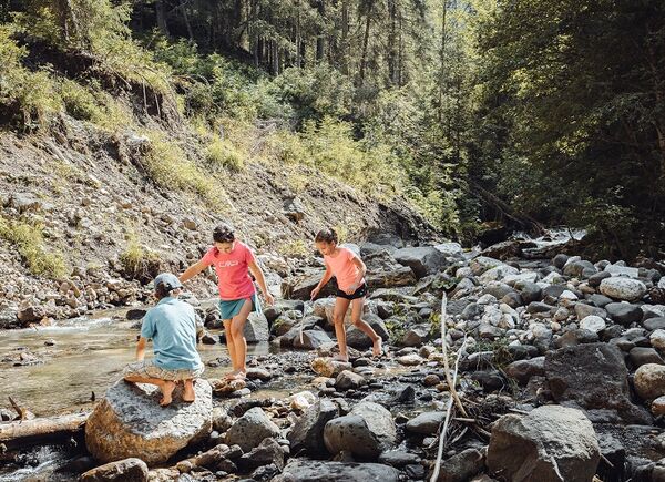 L’autunno per piccoli esploratori con il  Familix Nature Programme 2021 dei Familienhotels Südtirol
