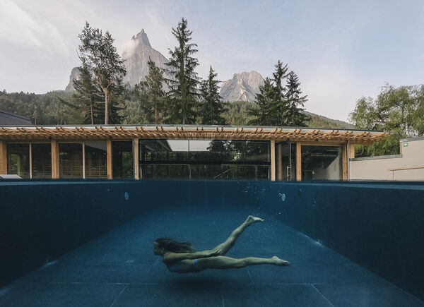 L’area wellness del Sensoria Dolomites: un viaggio introspettivo e proiettato nella natura, è il paradiso dei cinque sensi.