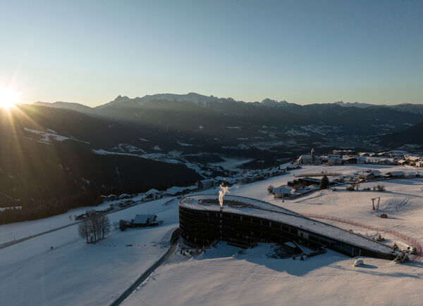 Un family hotel a forma di ghiacciaio: innovazione e sostenibilità al Familiamus, nuovo gioiello architettonico a 5 stelle in Alto Adige