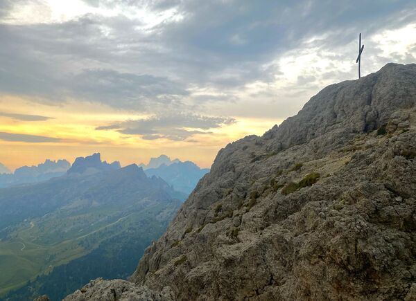 Alba e colazione ad alta quota: l’esperienza esclusiva firmata Dolomiti Wellness Hotel Fanes, in Alto Adige.