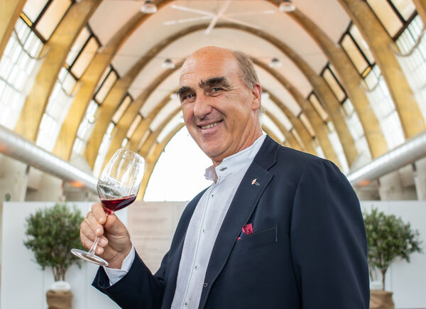 Guida The WineHunter 2024: le 150 eccellenze enogastronomiche in lizza per il The WineHunter Award Platinum.