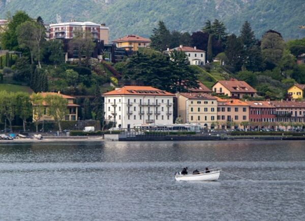 Le attività outdoor al Lago di Como e puro benessere nella Spa panoramica dell’Hotel Promessi Sposi.