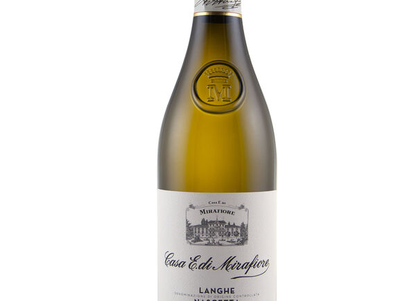 Casa E. di Mirafiore presenta il Langhe Nascetta 2020 Biologico, primo bianco dello storico marchio piemontese