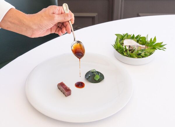Nel Chianti Classico il viaggio giocoso dello chef Daniele Canella al fine dining stellato ll Visibilio.