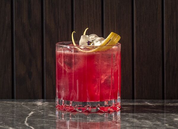 Al Panorama Lounge Bar di EALA i cocktail raccontano il territorio del Garda