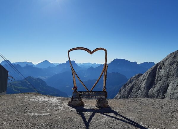 Marmolada, 360° sulle Dolomiti UNESCO: da domani riparte la funivia Marmolada - Move To The Top