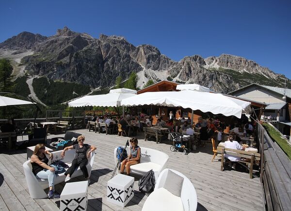 Tofana-Freccia nel Cielo presenta “Respira la montagna” un’estate tra natura e gusto ad alta quota