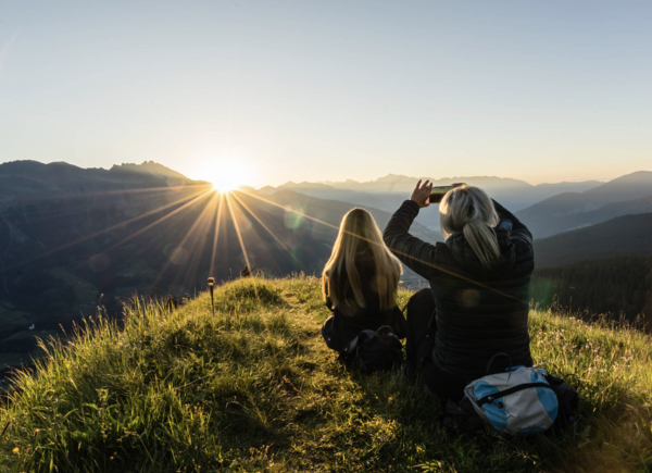 La meraviglia dell’autunno al Gassenhof di Racines: natura e benessere per un soggiorno speciale. 