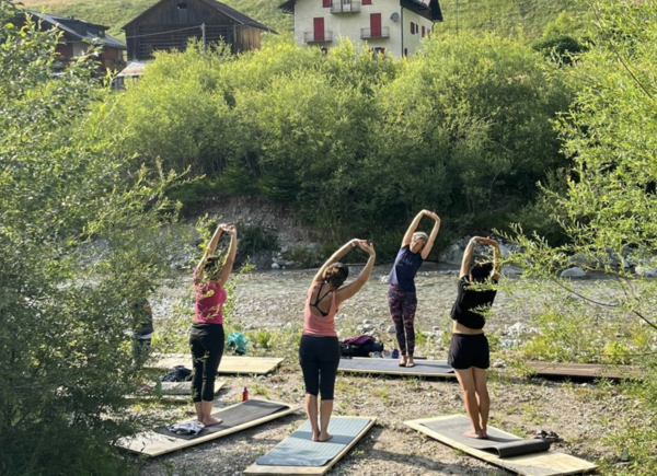 La Settimana dello Yoga da Eirl: vivere il benessere tra Piave, Alpi Carniche e Dolomiti Pesarine. 