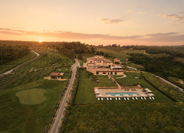 Ospitalità, esperienze e destinazione: il Chianti Classico secondo il brand Fontanelle Estate.