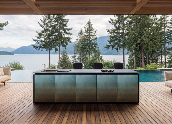 Fògher e De Castelli: la materia come linguaggio progettuale per l’outdoor cooking al Salone del Mobile 2026.