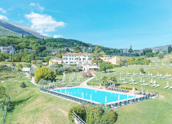 Villa Cariola, relax e fascino senza tempo nella dimora storica e Boutique Hotel 4* tra le colline del Lago di Garda. 