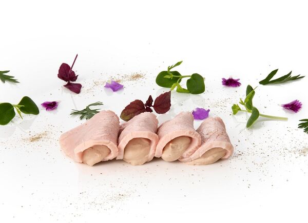 Abbinamento stellato: Barolo DOCG 2016 Casa E. di Mirafiore e vitello tonnato dello Chef Ugo Alciati.