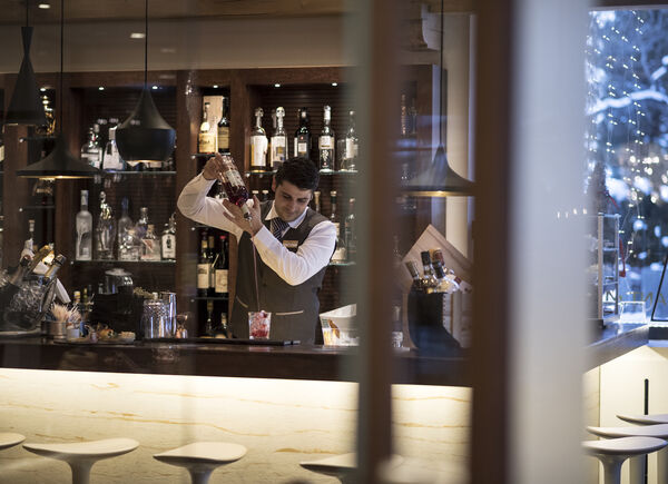 Nel P-Lounge del Post Hotel per l’esperienza di un cocktail con lo chef de bar Andrea Ciavarro