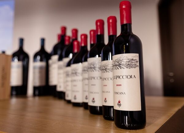 Chianti Classico, grandi vitigni. Massima espressione: Vallepicciola IGT Toscana Rosso Sangiovese 100%.