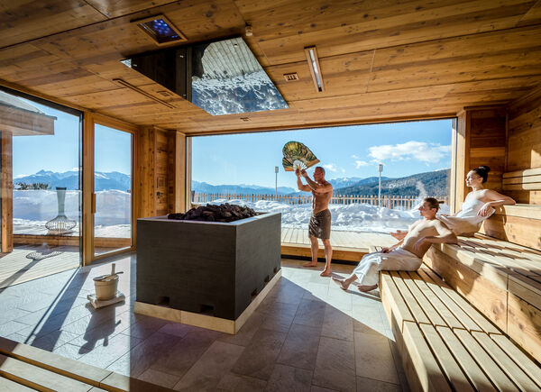 Gettate di vapore nella Spa Monte Silva: rito wellness e show emozionale