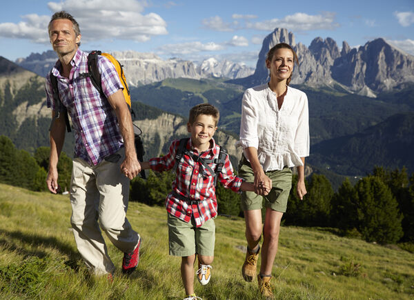 Estate attiva nei Familienhotels Südtirol tra escursioni e divertimento