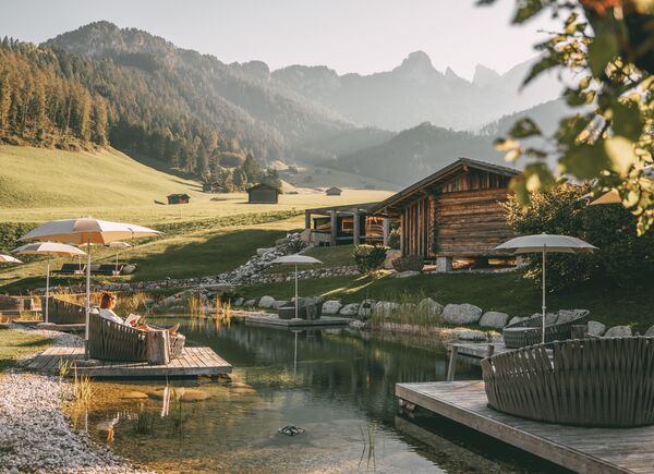 L’arte del benessere all’hotel 5* Cyprianerhof: oasi di relax con vista Dolomiti tra foliage e vette maestose.