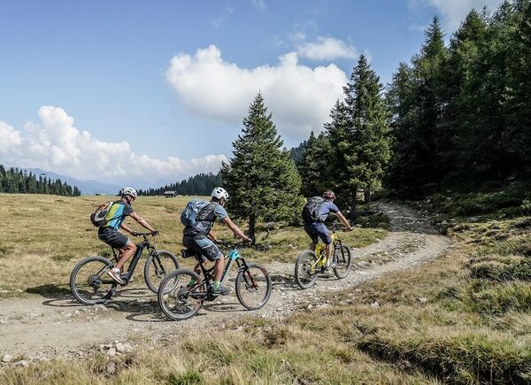 Settimane e-bike tra panorami alpini e pause gourmet nell’area vacanze sci & malghe Rio Pusteria