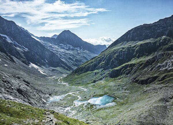Emozioni d’alta quota in Valle Aurina: l’Hoch Tirol Trail, la via ferrata Hans Kammerlander e il rifugio al Sasso Nero.
