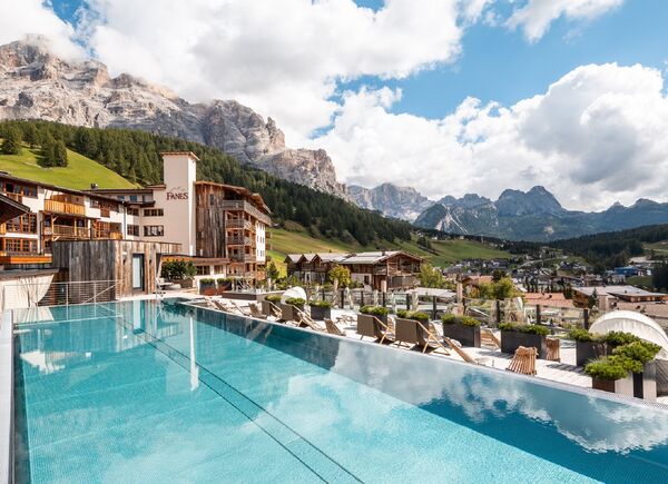 Le opere realizzate nel 5* Dolomiti Wellness Hotel Fanes nel suo viaggio architettonico in continua evoluzione.