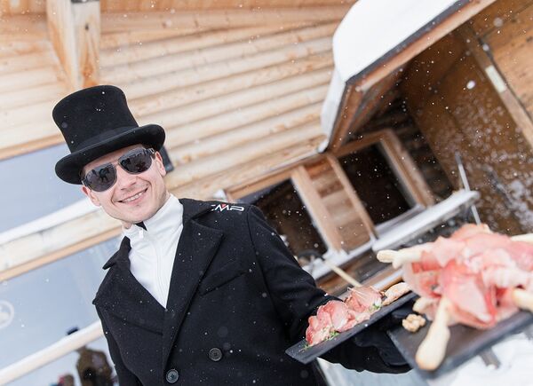 SpeckAperitivo sulla neve nell’area vacanze sci & malghe Rio Pusteria